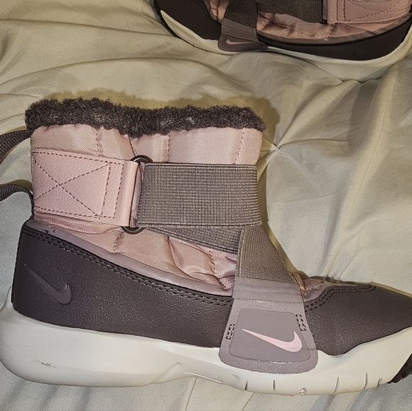 Nike Kids Flex Advance Snow Boots, Size 13 - Picture 9 of 10